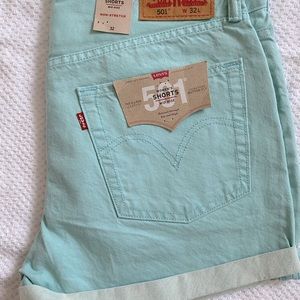 NWT Mid Rise Levi’s shorts light Aqua color